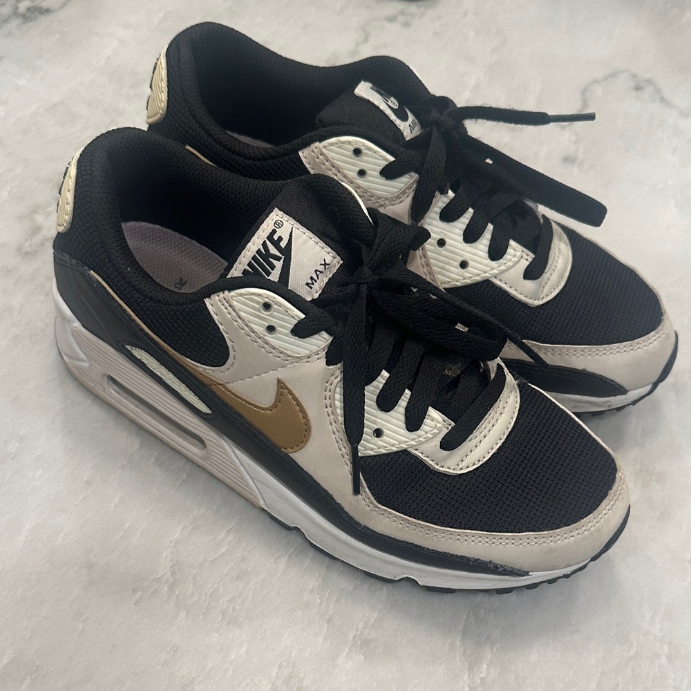 Nike Black and Gold air max 90